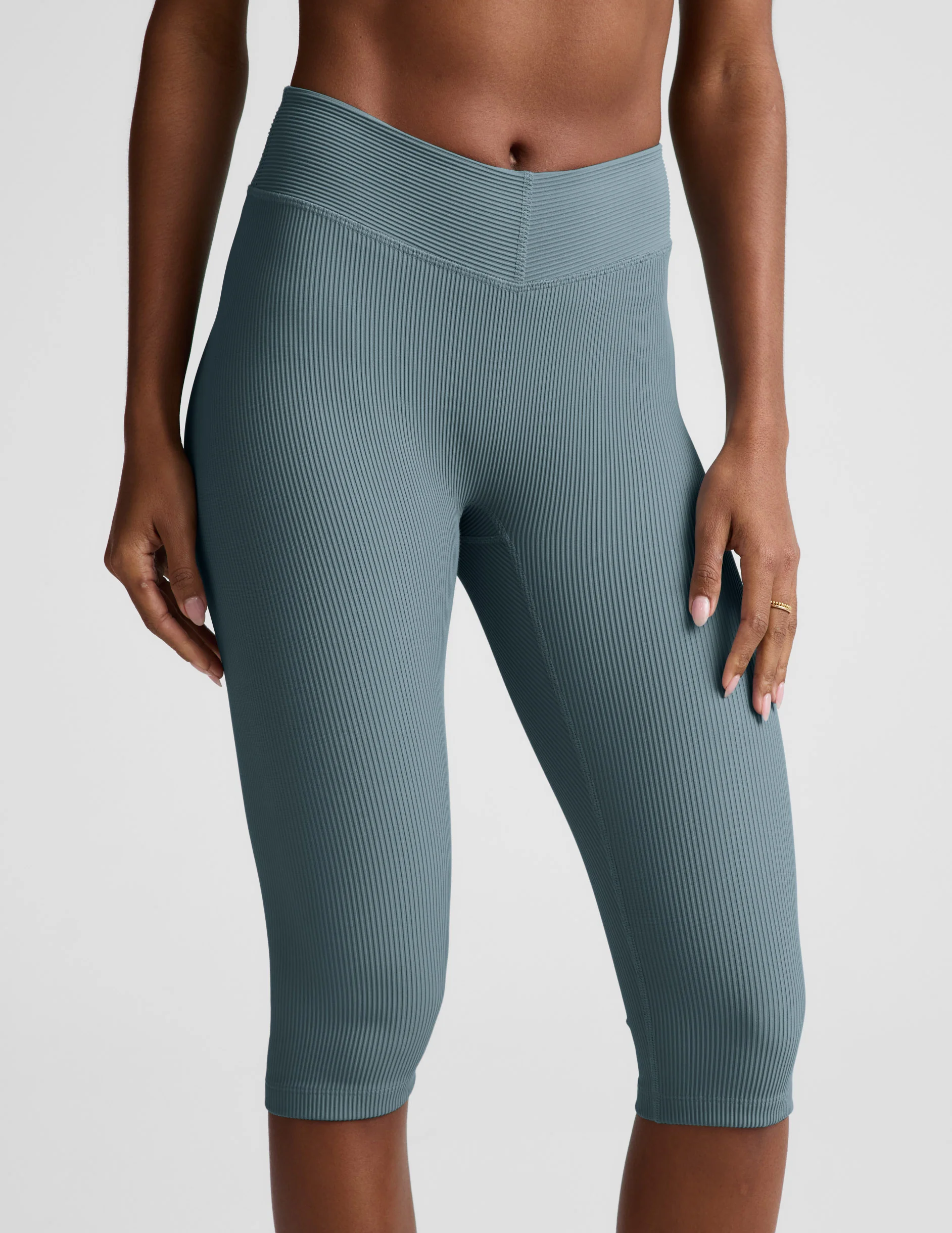 Impulse Ribbed V-Waist Pedal Pusher Legging - Image 2