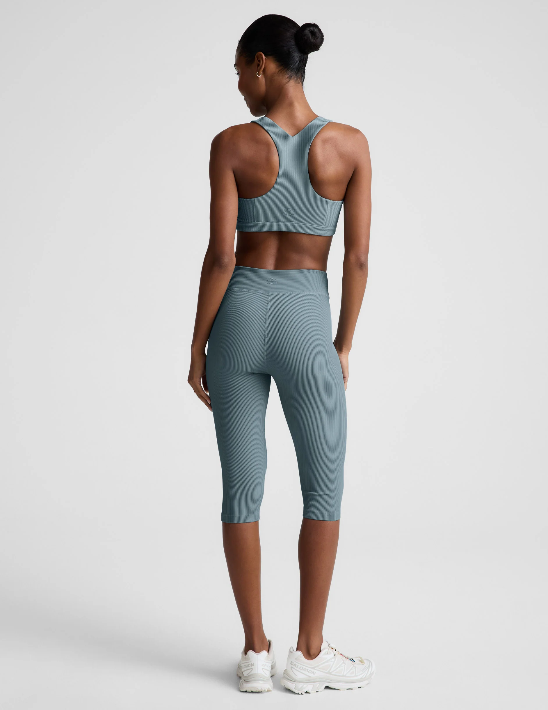Impulse Ribbed V-Waist Pedal Pusher Legging - Image 4